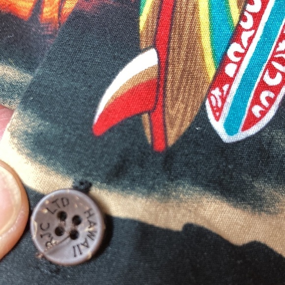 RJC Hawaiian shirt made in USA - Picture 5 of 6